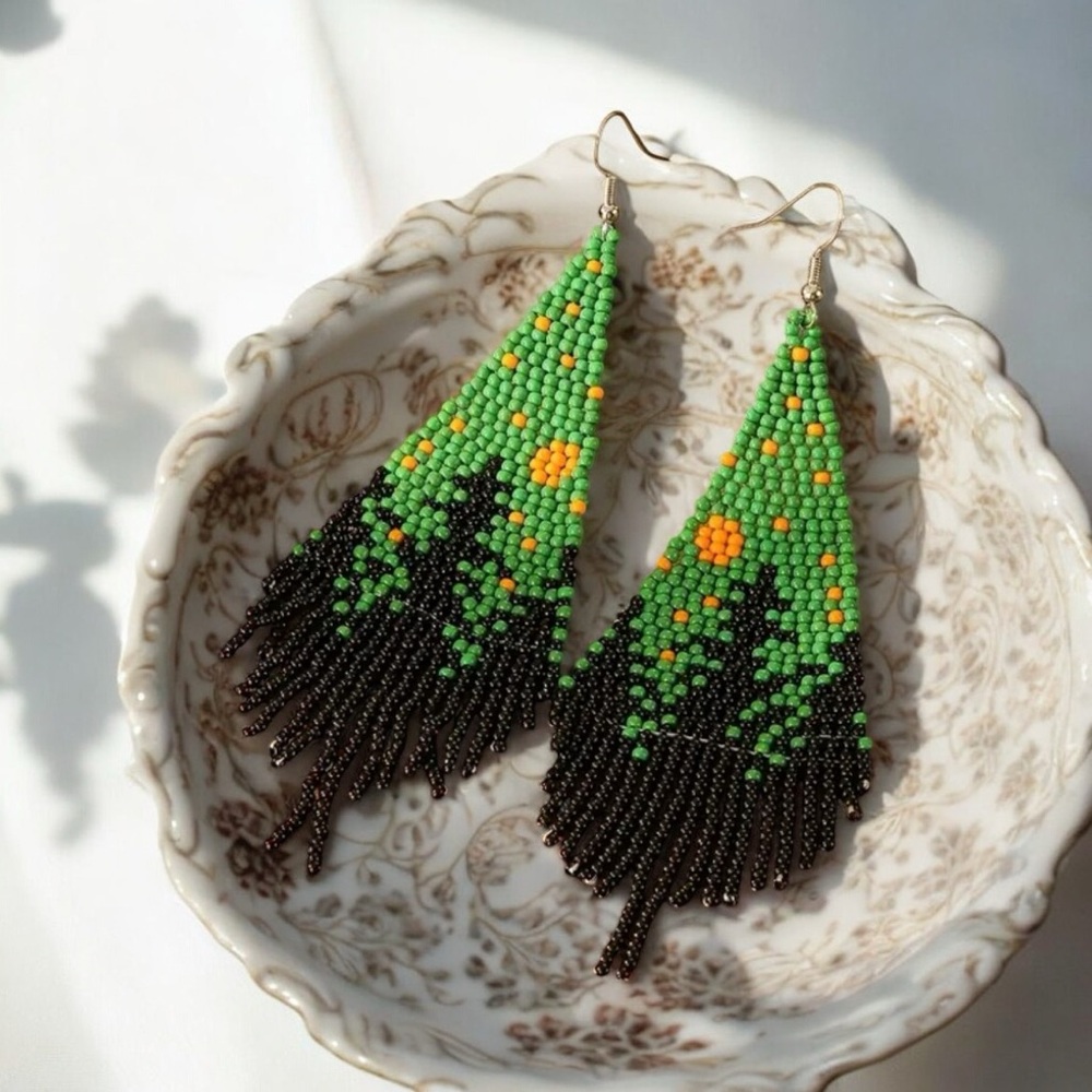 The Great Spruce Forest Pattern Beaded Tassel Earrings. New. - Picture 4 of 9